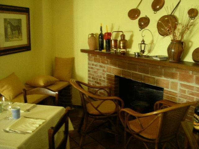 Tavernola - Locanda Di Campagna ياتّيباليا المظهر الخارجي الصورة